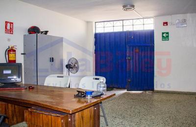 VENTA DE LOCAL COMERCIAL EN JOSÉ LEONARDO ORTIZ